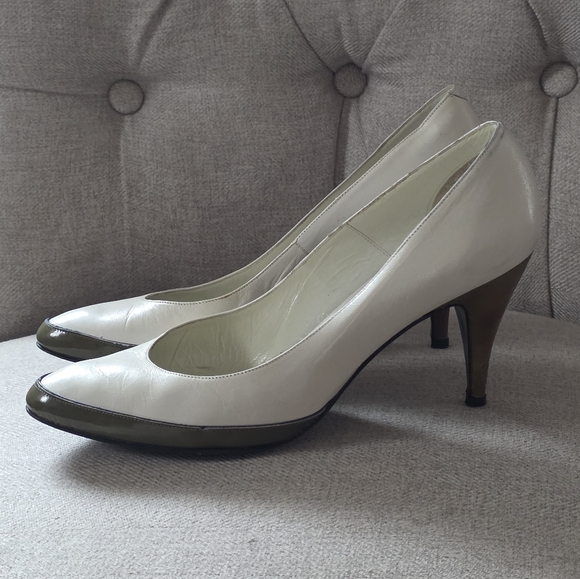 Sesto Meucci Elegant Gray and Black Heels - Picture 13 of 16